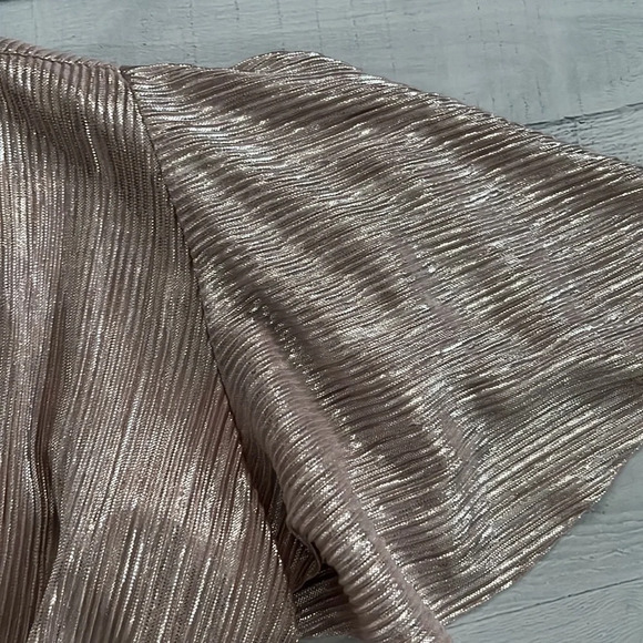 ASOS Blush Metallic Pleated Knotted Crop Top US 0 - Picture 3 of 4